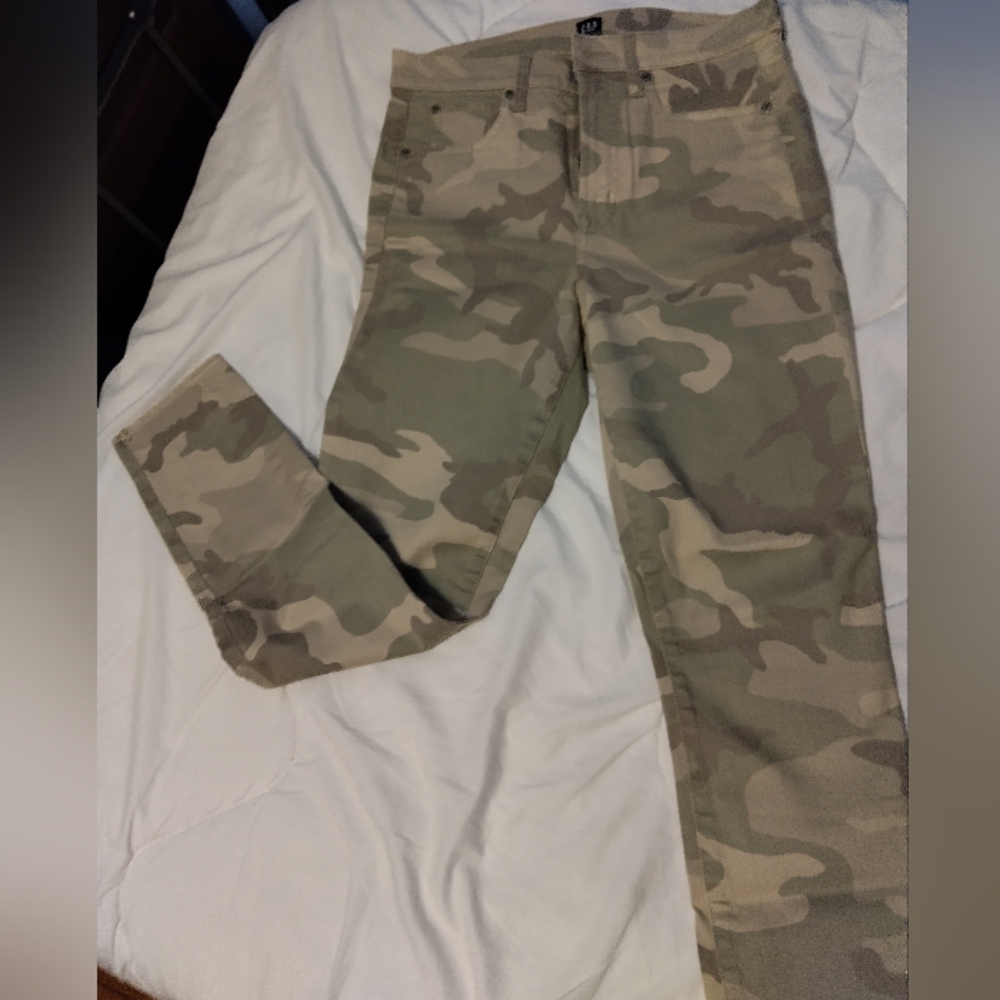 Gap army print jeans